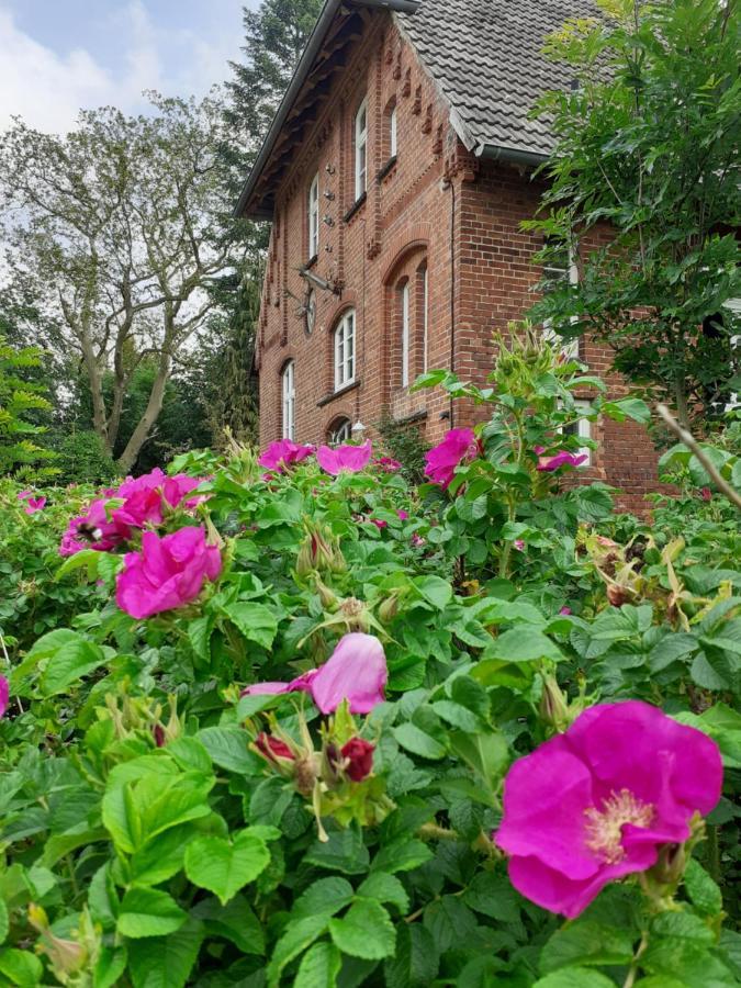 Ferienwohnung ehemalige Revierförsterei uns Lütt Kuhstorf Exterior foto